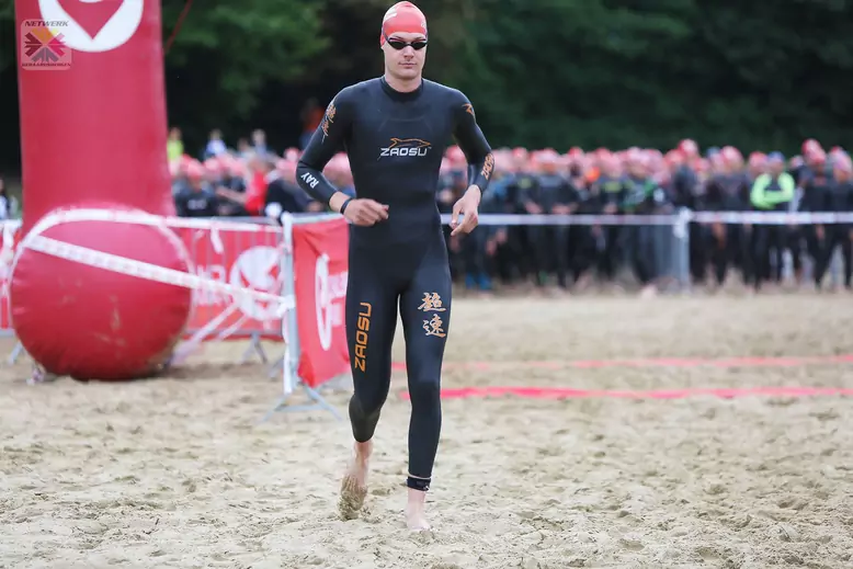 Maarten-Strijbosch-triathlon-openwater-zwemstart